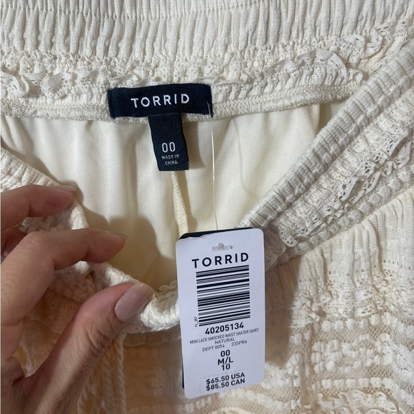 Lace Smocked Skater Skirt - NWT tag size 00 converts to size 10/ medium-large - Picture 4 of 7